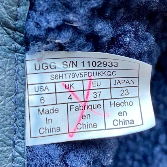 UGG Plumdale Cuff Boots - Picture 12 of 15